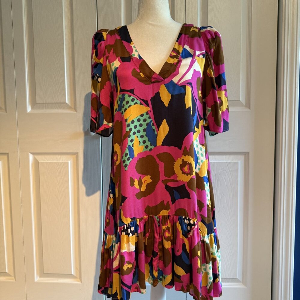 Karlie Short Sleeve V-Neck Floral Dress Women's Size Small NEW Colorful Pockets